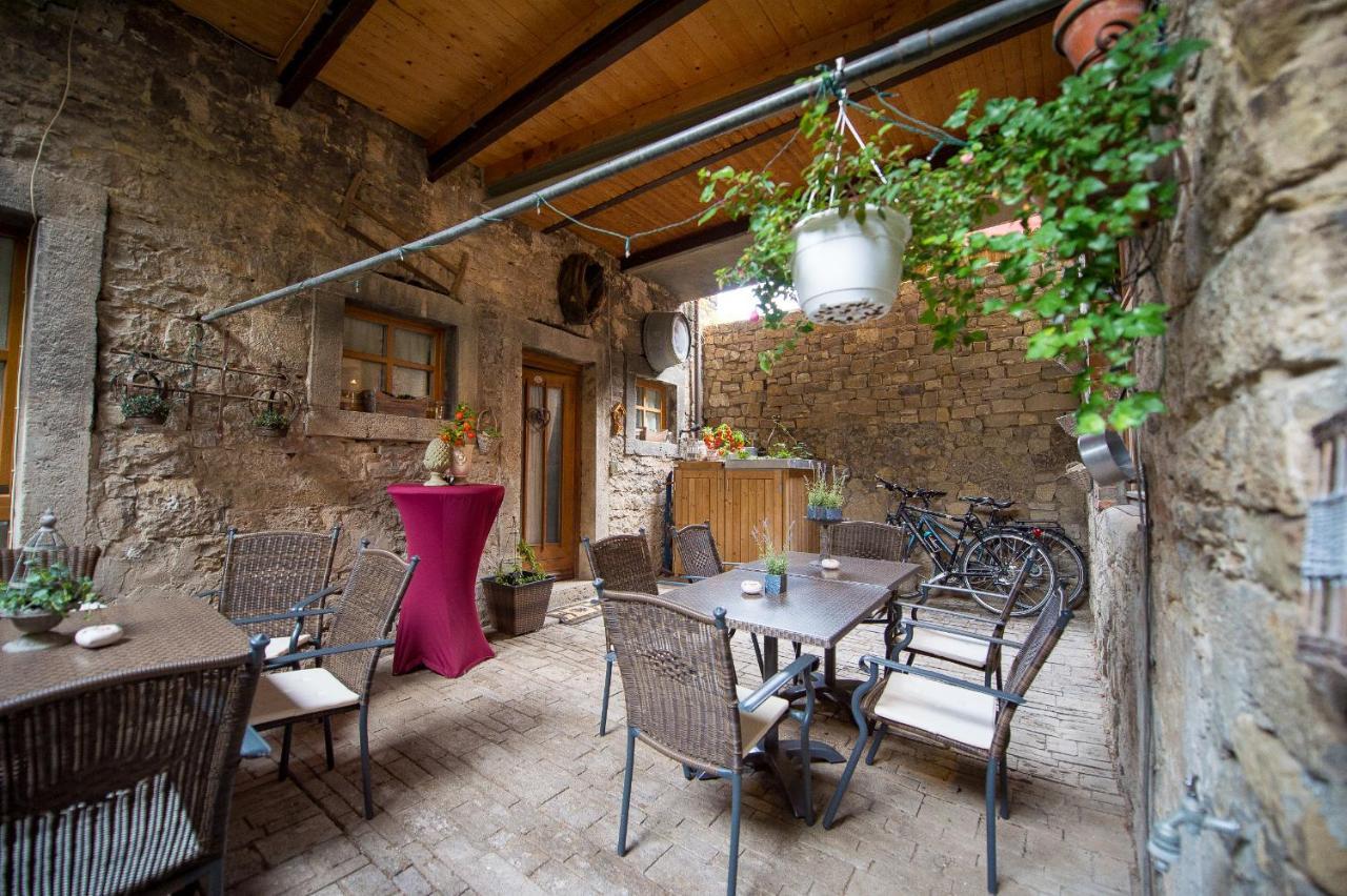 Goldgemaeuer Appartements Оксенфурт Экстерьер фото