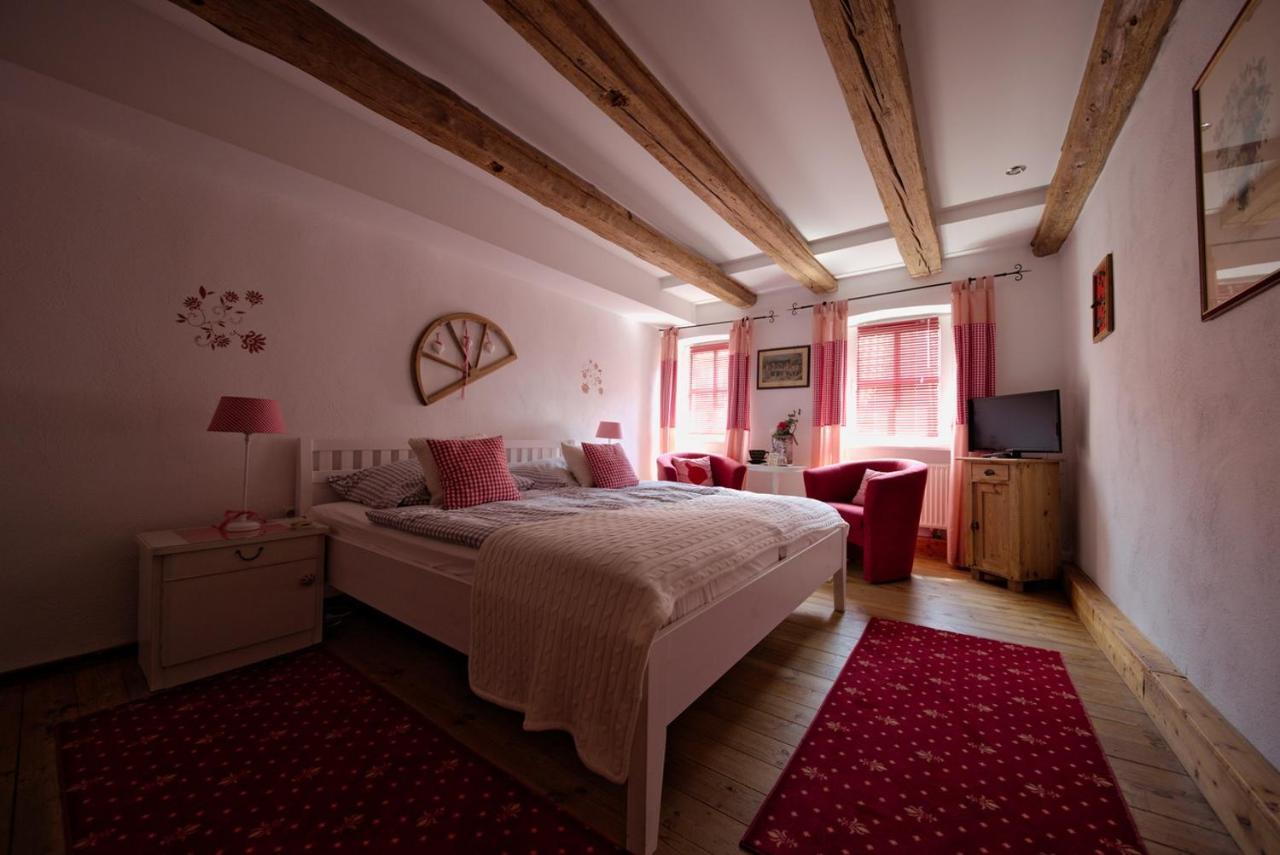 Goldgemaeuer Appartements Оксенфурт Экстерьер фото